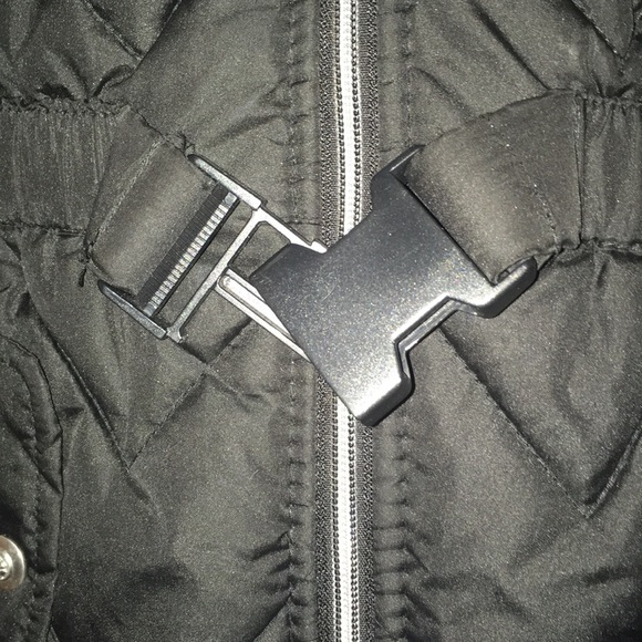 Barely worn black ski jacket - Picture 2 of 4